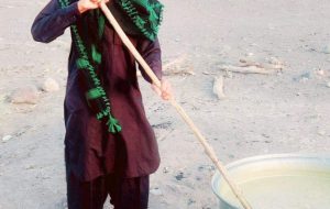 نذری سنتی در روستای مختارآباد؛ از پخت آش “امام حسین (ع)” تا ساخت موکب با برگ خرما