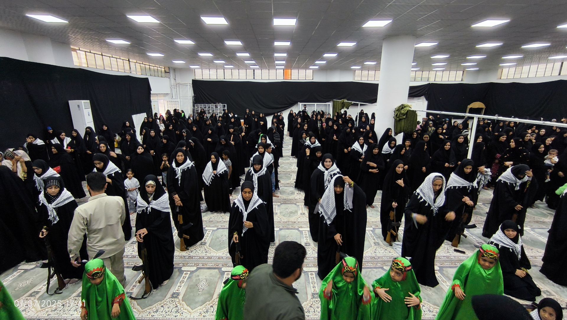 اجتماع بزرگ «زینبیون» در رودبار جنوب