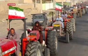 رژه تراکتوری کشاورزان جازموریانی برگزار شد